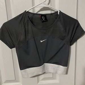 cropped nike tshirt